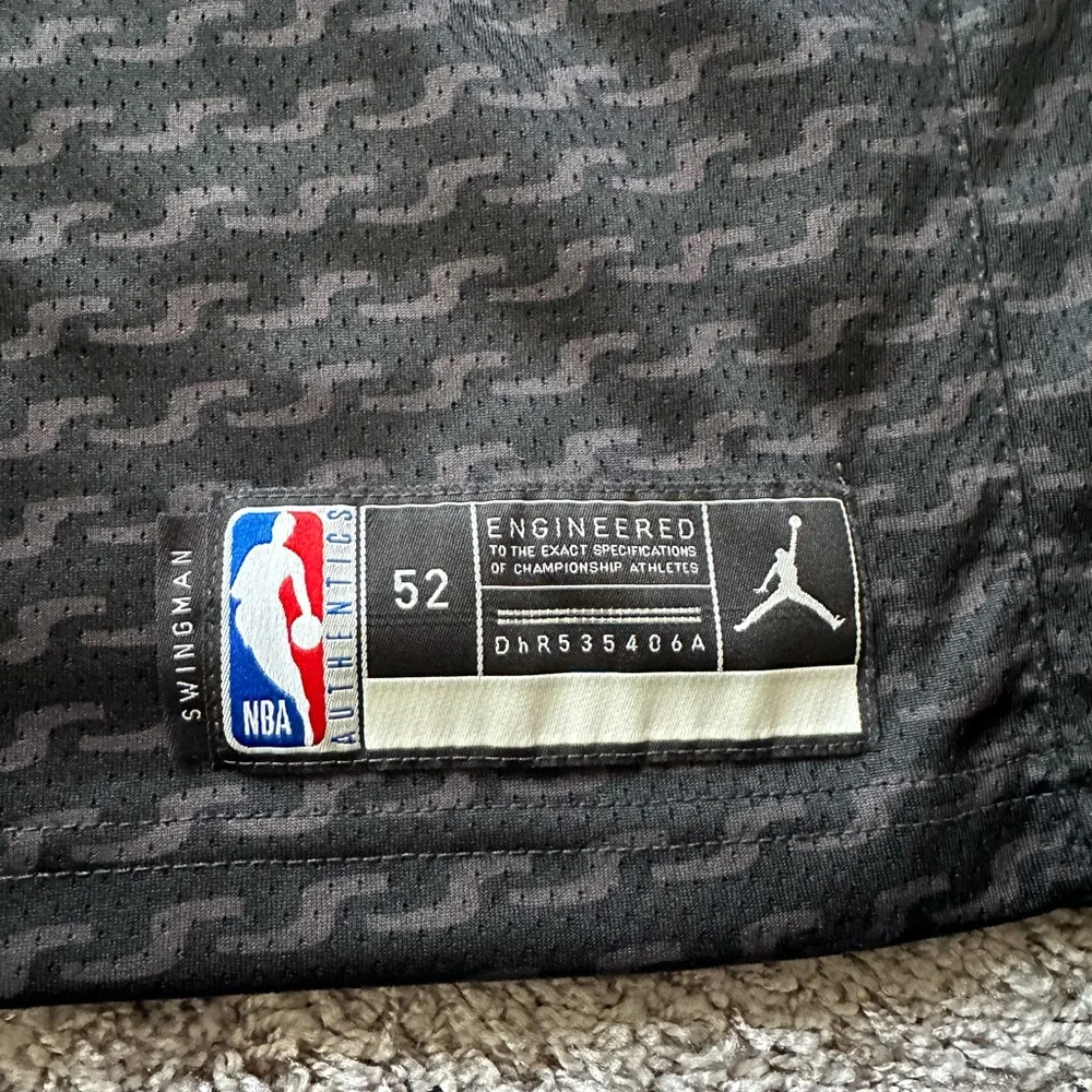De’Aaron Fox Sacramento Jersey - Picture 3 of 4
